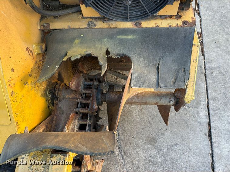image for item FI2104 Vermeer V-1850 trencher