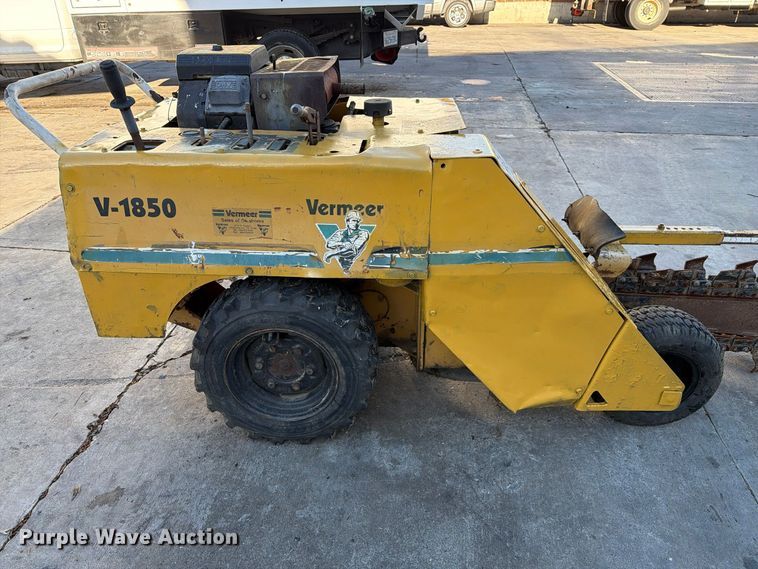image for item FI2104 Vermeer V-1850 trencher