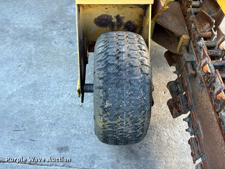 image for item FI2104 Vermeer V-1850 trencher