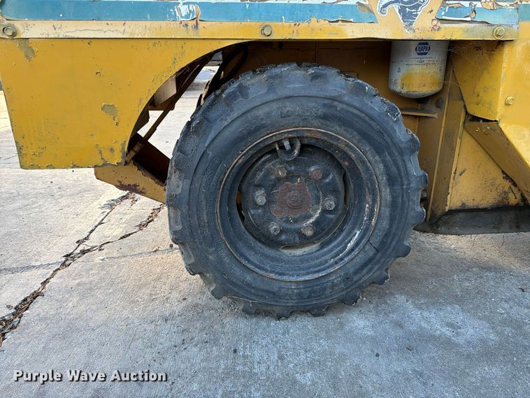 image for item FI2104 Vermeer V-1850 trencher