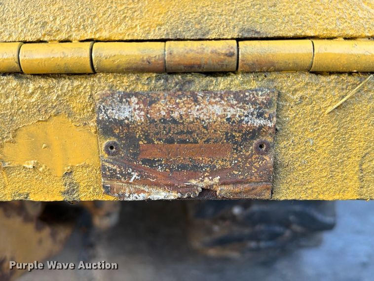 image for item FI2104 Vermeer V-1850 trencher