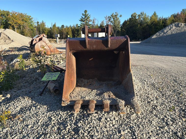 image for item FJ0533 Esco excavator bucket