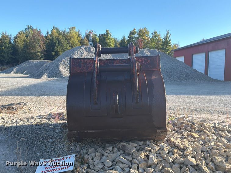 image for item FJ0534 Excavator bucket