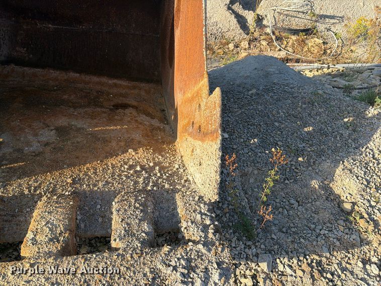 image for item FJ0534 Excavator bucket