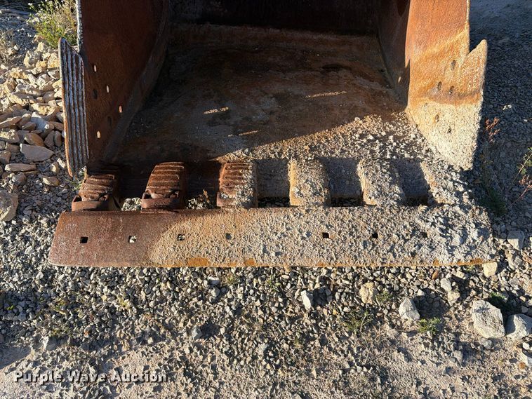 image for item FJ0534 Excavator bucket