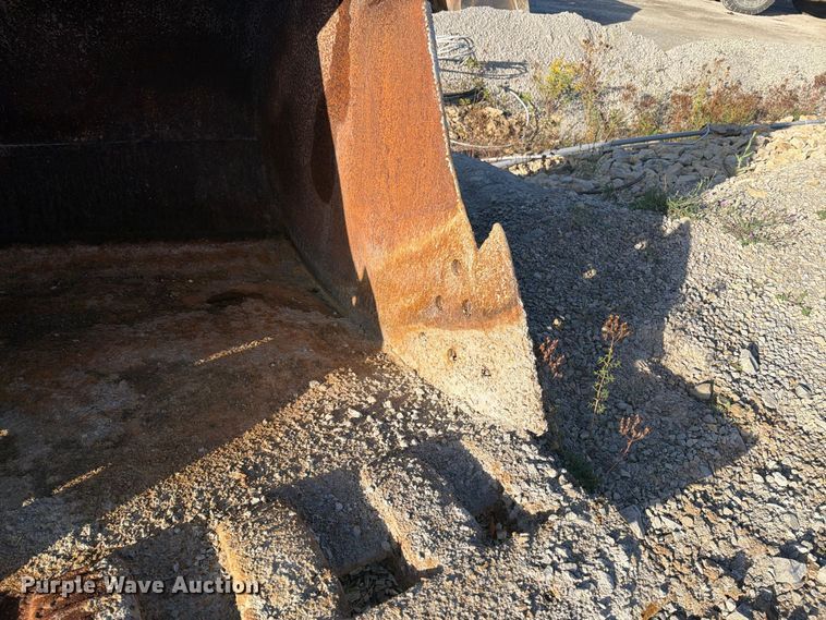 image for item FJ0534 Excavator bucket