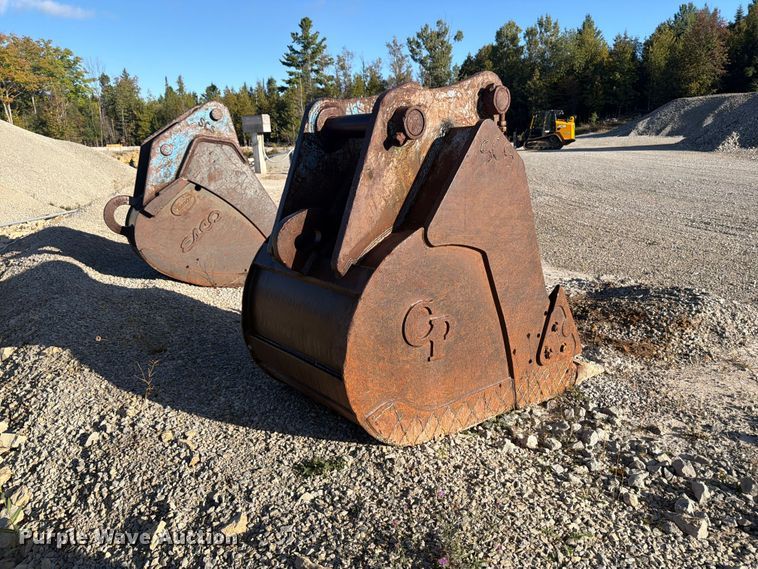 image for item FJ0535 C&P Attachments Komatsu PC300-6 excavator bucket
