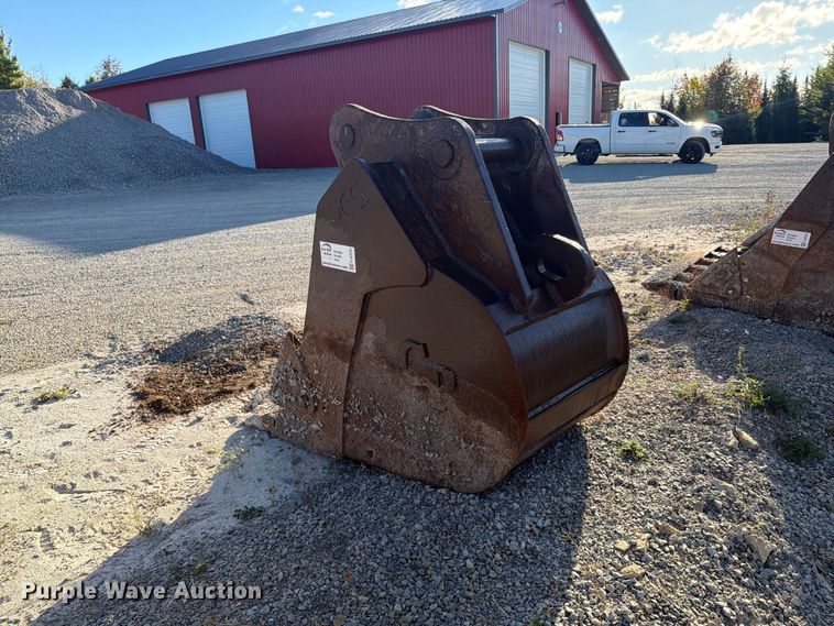 image for item FJ0535 C&P Attachments Komatsu PC300-6 excavator bucket