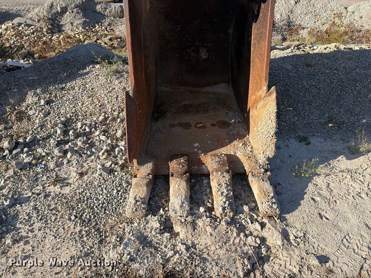 image for item FJ0535 C&P Attachments Komatsu PC300-6 excavator bucket