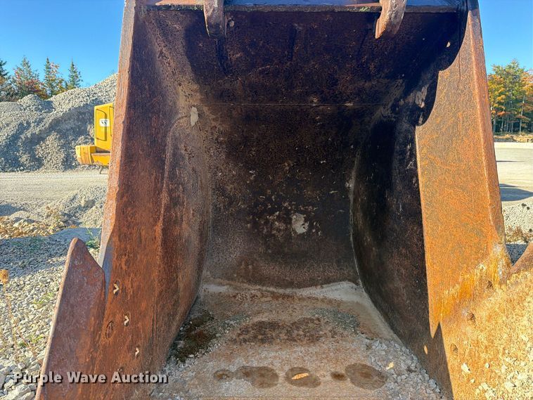 image for item FJ0535 C&P Attachments Komatsu PC300-6 excavator bucket