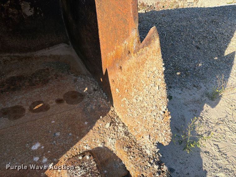 image for item FJ0535 C&P Attachments Komatsu PC300-6 excavator bucket