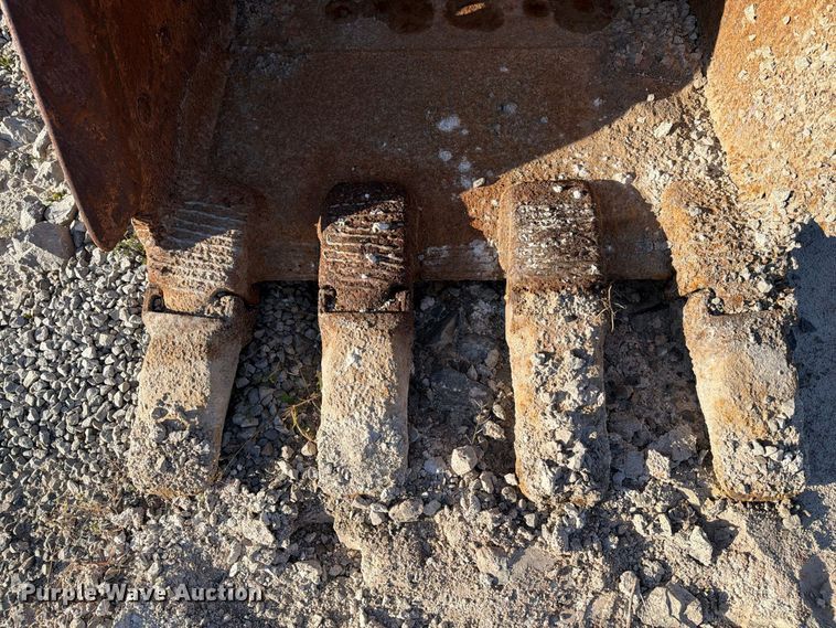 image for item FJ0535 C&P Attachments Komatsu PC300-6 excavator bucket