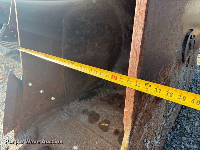 image for item FJ0535 C&P Attachments Komatsu PC300-6 excavator bucket