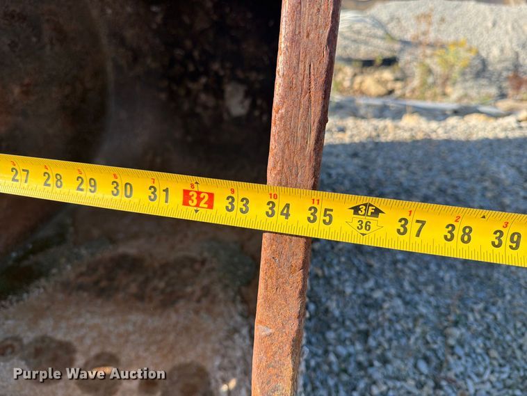image for item FJ0535 C&P Attachments Komatsu PC300-6 excavator bucket