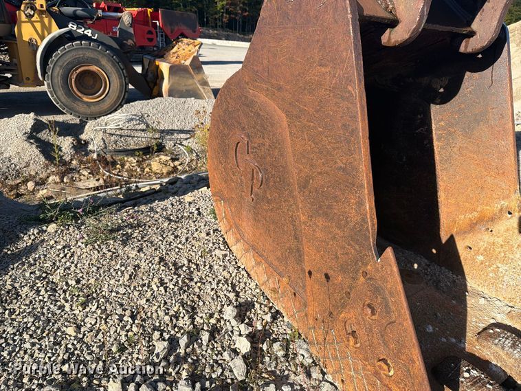 image for item FJ0535 C&P Attachments Komatsu PC300-6 excavator bucket