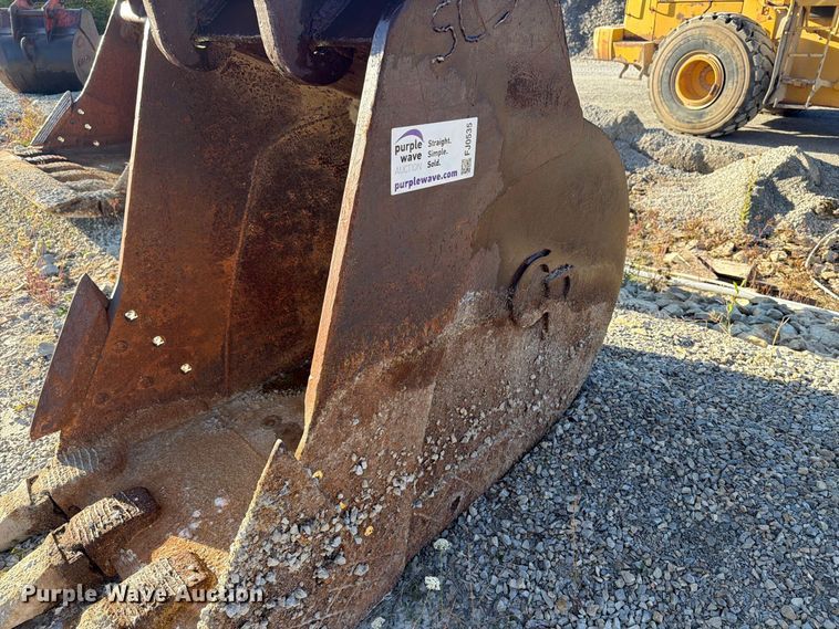 image for item FJ0535 C&P Attachments Komatsu PC300-6 excavator bucket