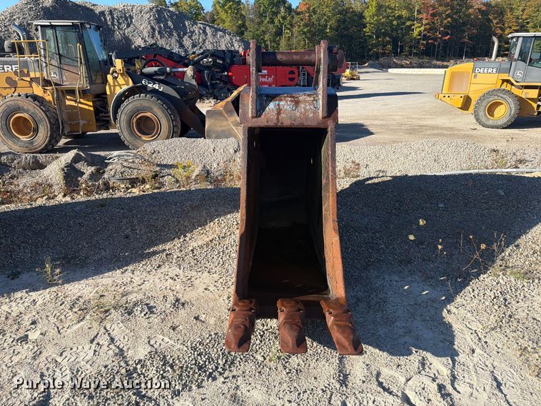 image for item FJ0537 Esco Komatsu PC300LC-6 excavator bucket