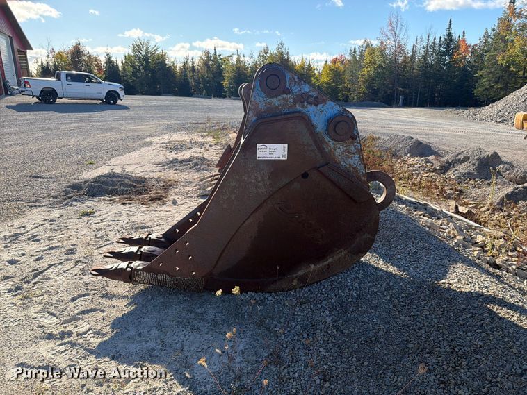 image for item FJ0537 Esco Komatsu PC300LC-6 excavator bucket