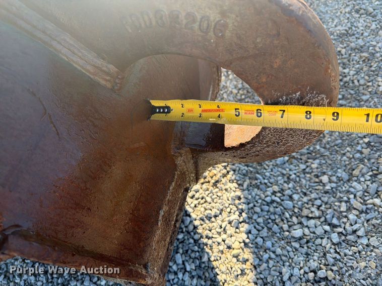 image for item FJ0537 Esco Komatsu PC300LC-6 excavator bucket