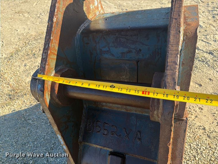 image for item FJ0537 Esco Komatsu PC300LC-6 excavator bucket