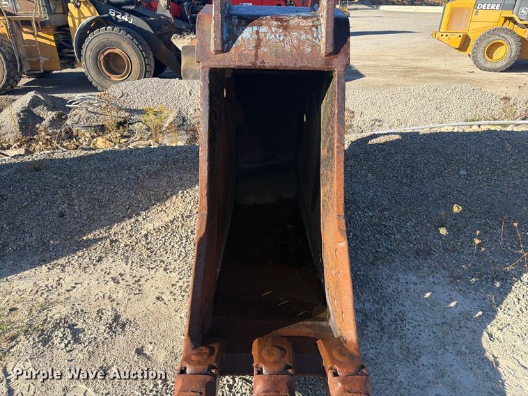 image for item FJ0537 Esco Komatsu PC300LC-6 excavator bucket