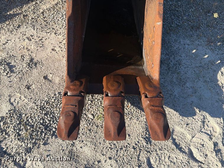 image for item FJ0537 Esco Komatsu PC300LC-6 excavator bucket