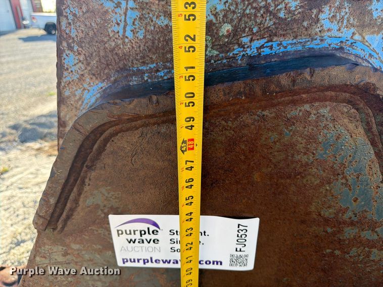 image for item FJ0537 Esco Komatsu PC300LC-6 excavator bucket