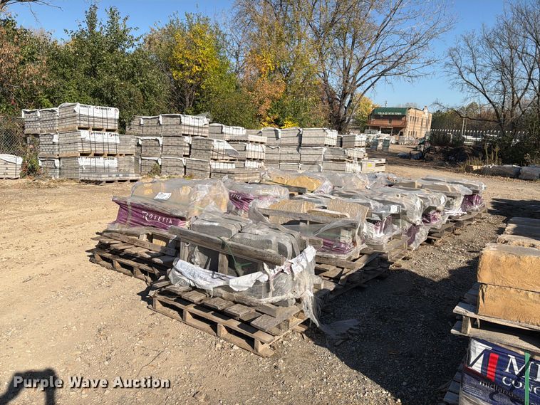 (13) pallets of land scaping stone