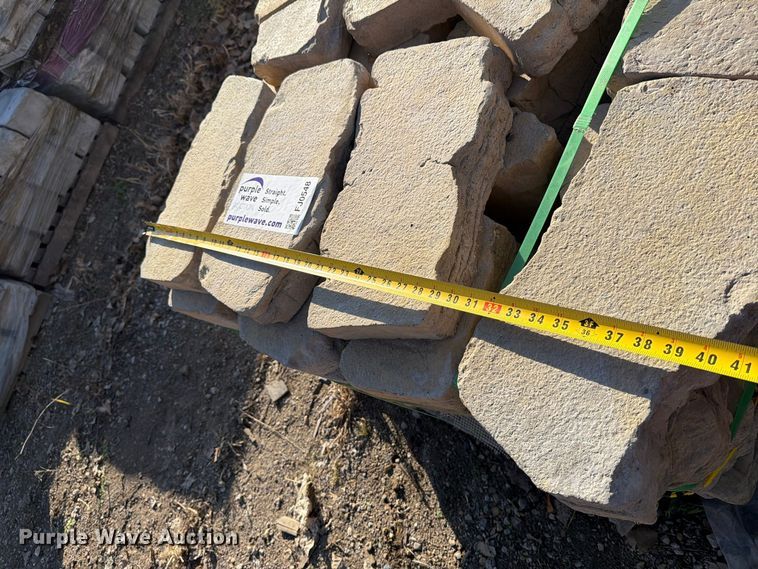 image for item FJ0548 (18) pallets of landscaping stones