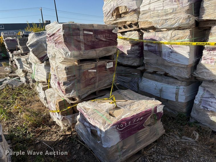 image for item FJ0548 (18) pallets of landscaping stones