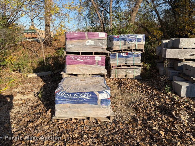 image for item FJ0551 (13) pallets of landscaping stone