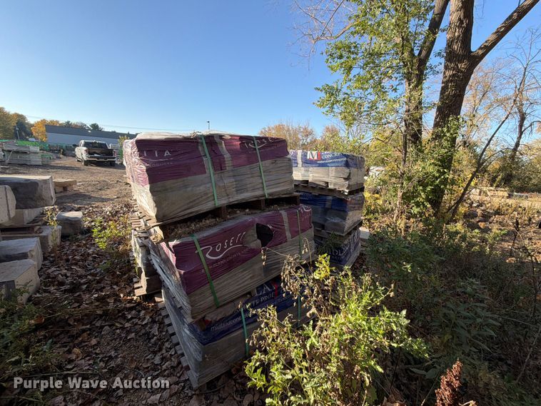 image for item FJ0551 (13) pallets of landscaping stone