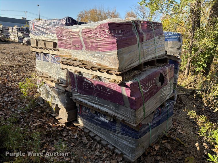 image for item FJ0551 (13) pallets of landscaping stone