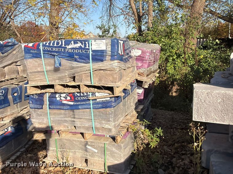 image for item FJ0551 (13) pallets of landscaping stone