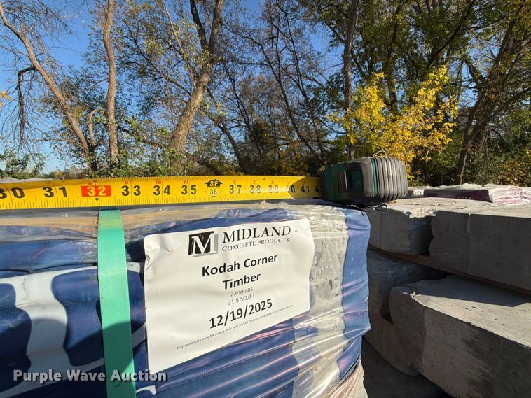 image for item FJ0551 (13) pallets of landscaping stone