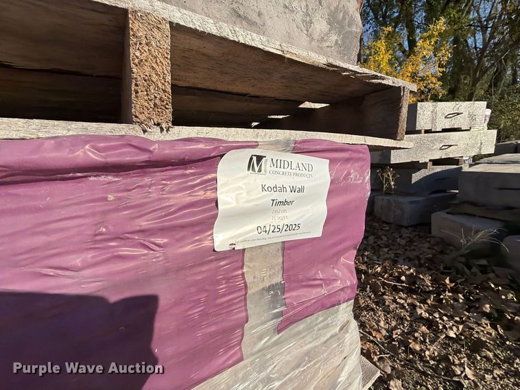 image for item FJ0551 (13) pallets of landscaping stone