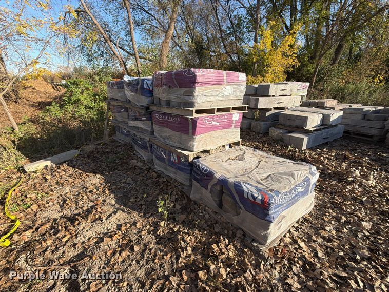 image for item FJ0551 (13) pallets of landscaping stone
