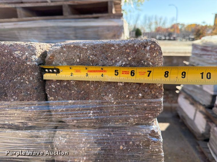 image for item FJ0554 (26) pallets of landscaping stone