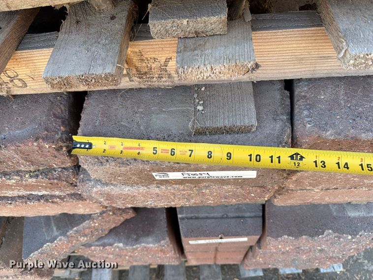 image for item FJ0554 (26) pallets of landscaping stone