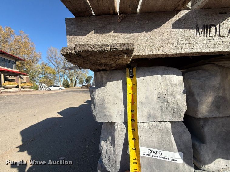 image for item FJ0558 (44) pallets of landscaping stone