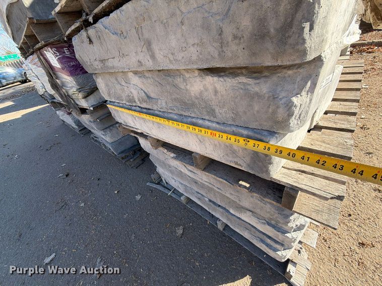 image for item FJ0558 (44) pallets of landscaping stone