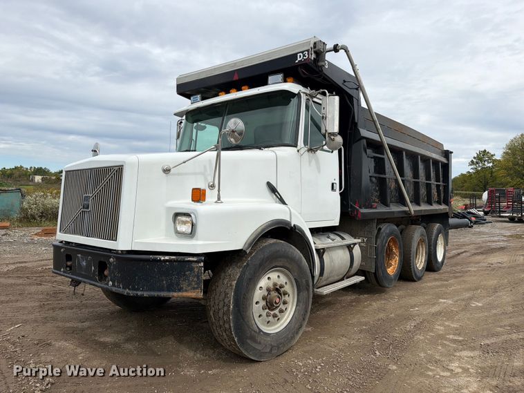 image for item FJ2029 2000 Volvo WG dump truck