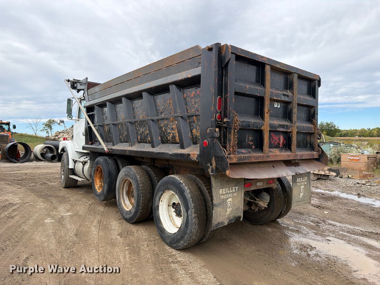 image for item FJ2029 2000 Volvo WG dump truck