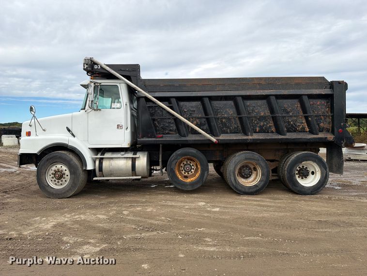 image for item FJ2029 2000 Volvo WG dump truck