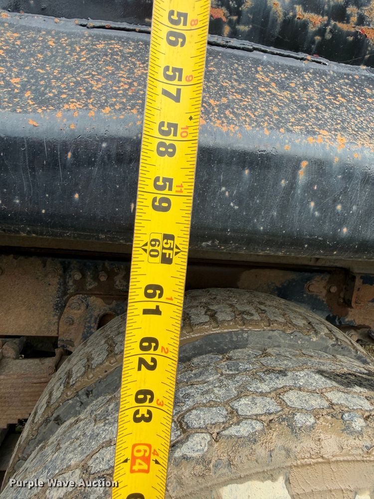 image for item FJ2029 2000 Volvo WG dump truck