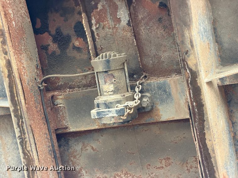 image for item FJ2029 2000 Volvo WG dump truck