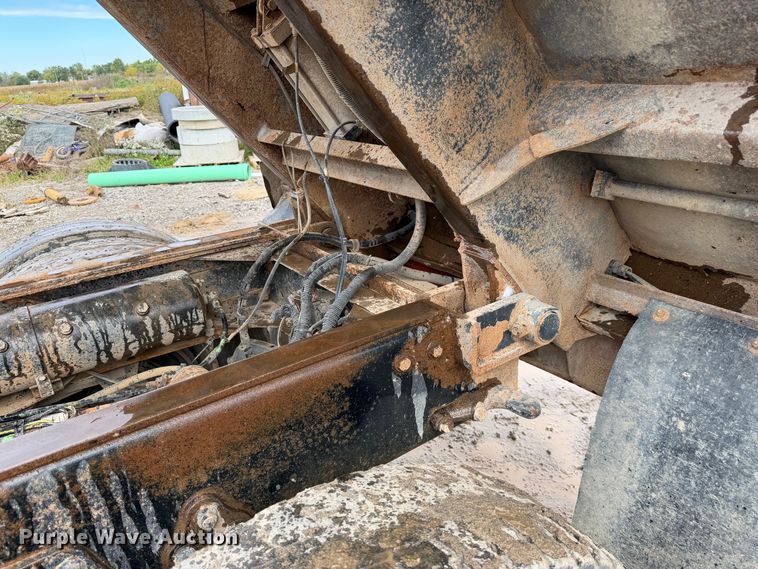 image for item FJ2029 2000 Volvo WG dump truck