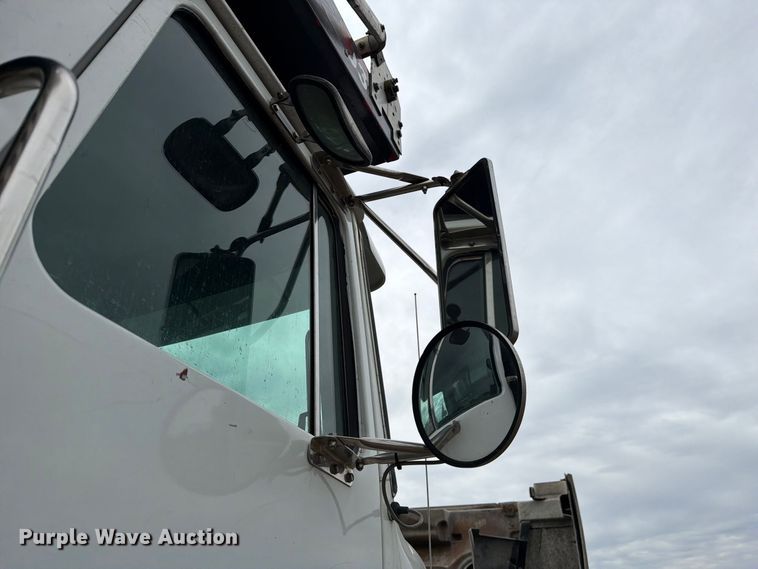image for item FJ2029 2000 Volvo WG dump truck