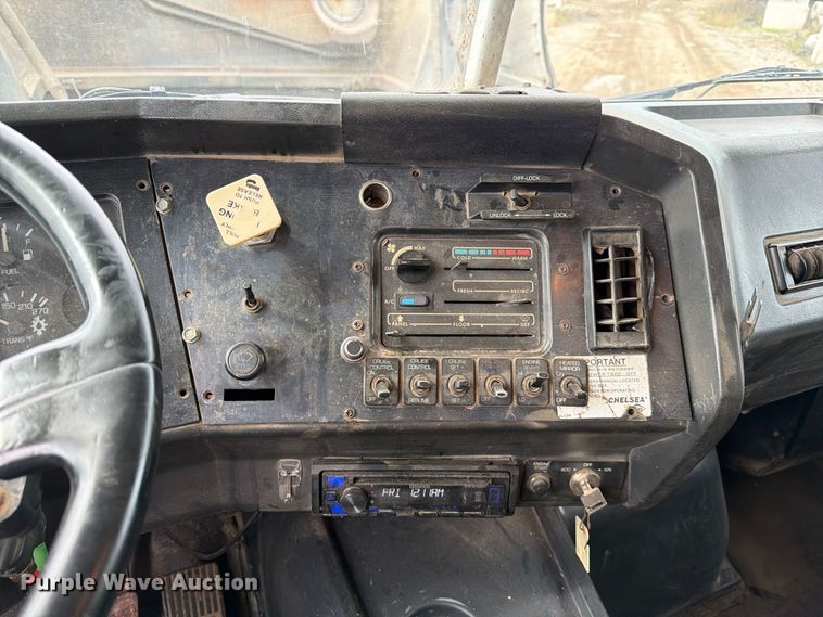 image for item FJ2029 2000 Volvo WG dump truck