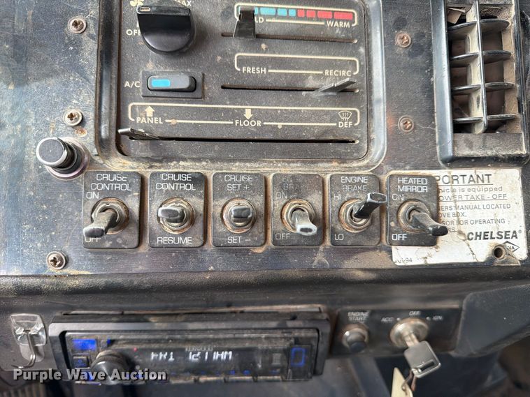 image for item FJ2029 2000 Volvo WG dump truck